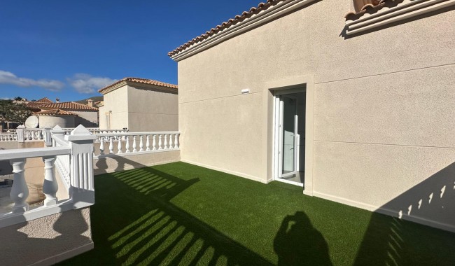 Resale - Villa - El Campello