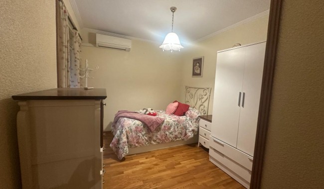 Resale - Apartment - Alicante