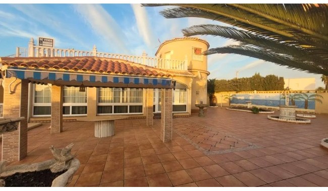 Villa - Begagnad - Torrevieja - 0