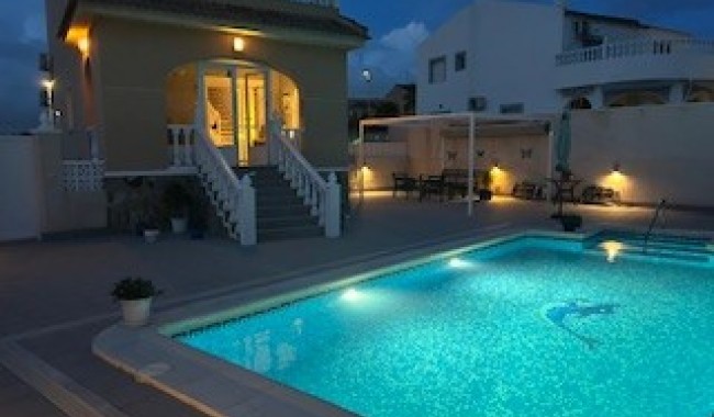 Resale - Villa - Benijófar - Monte Azul/ El Dorado