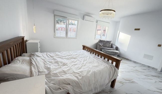 Begagnad - Villa - Orihuela Costa - Villamartín-Las Filipinas