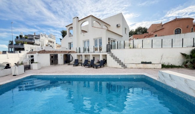 Begagnad - Villa - Orihuela Costa - Villamartín-Las Filipinas