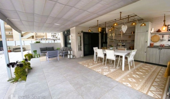 Resale - Apartment - Guardamar - Puerto