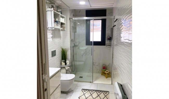 Resale - Apartment - Guardamar - Puerto