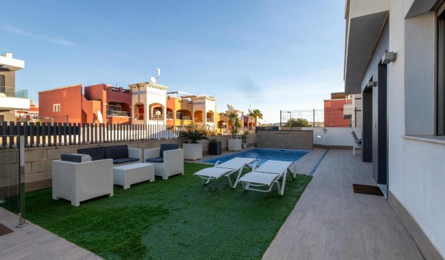 Begagnad - Villa - Orihuela Costa - PAU 26