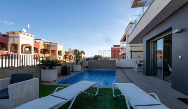Begagnad - Villa - Orihuela Costa - PAU 26