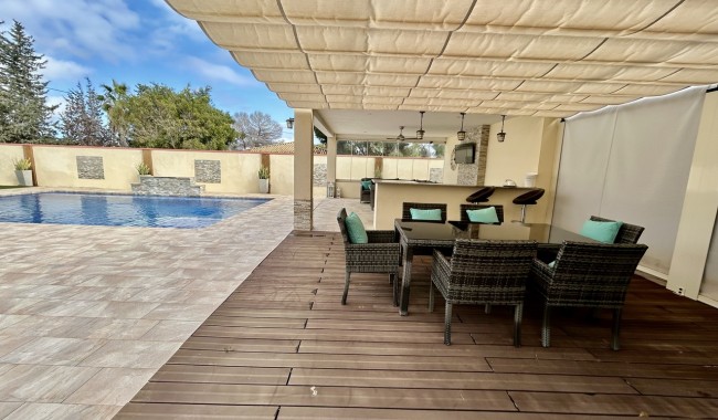 Resale - Villa - Cabo Roig