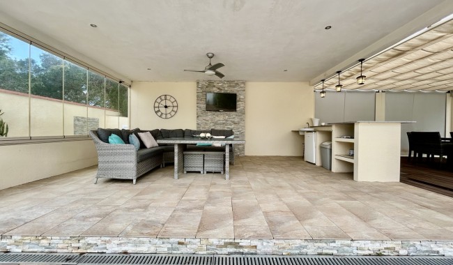 Resale - Villa - Cabo Roig
