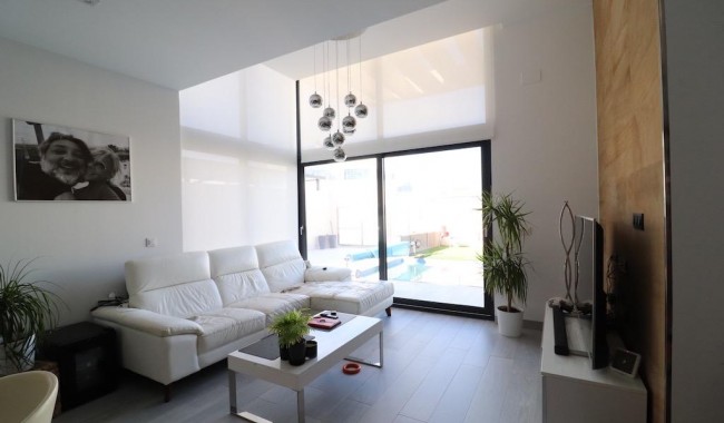 Brukt - Villa - Orihuela Costa - Cabo Roig