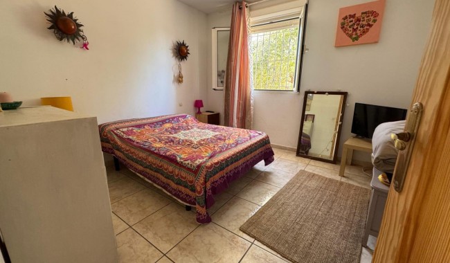 Resale - Finca - Albatera