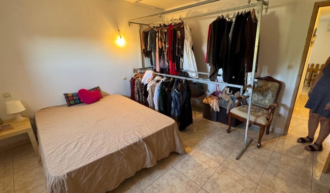 Resale - Finca - Albatera