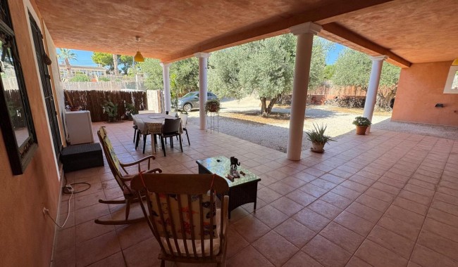 Resale - Finca - Albatera