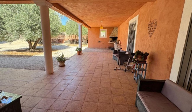 Resale - Finca - Albatera