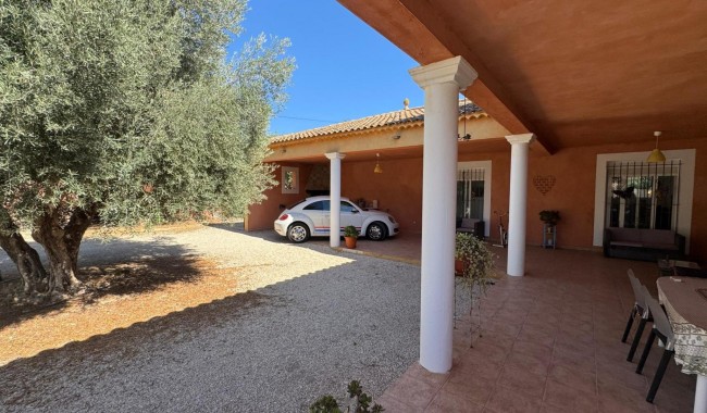 Resale - Finca - Albatera
