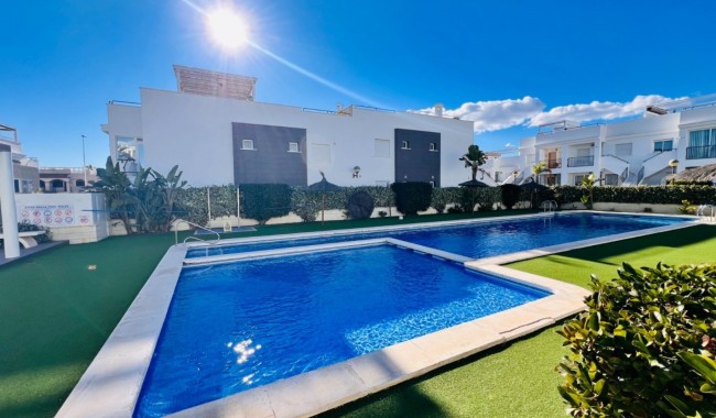 Segunda mano - Bungalow - Torrevieja - Aguas Nuevas