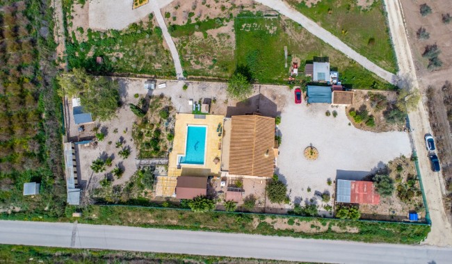 Resale - Finca - Crevillente