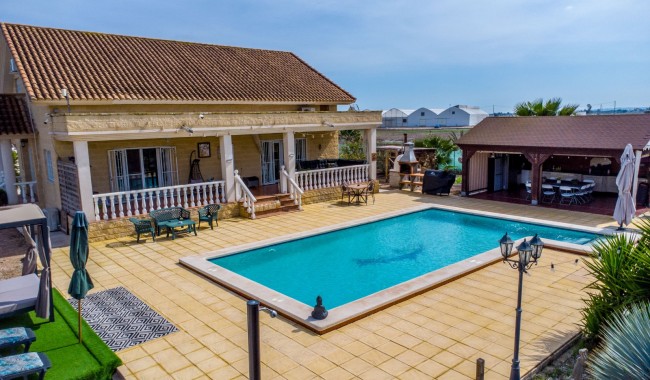 Resale - Finca - Crevillente