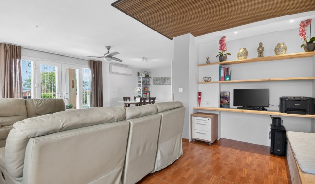 Resale - Finca - Crevillente
