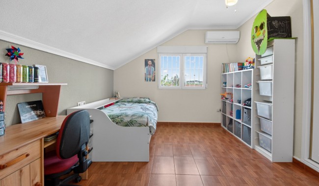 Resale - Finca - Crevillente