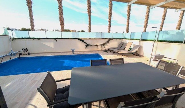Resale - Villa - Cabo Roig