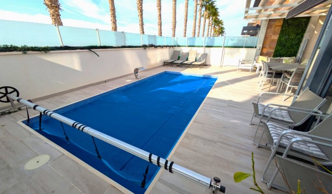 Resale - Villa - Cabo Roig