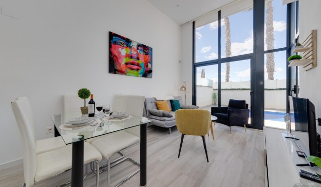 Resale - Villa - Cabo Roig