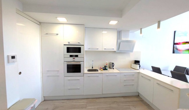 Resale - Villa - Cabo Roig