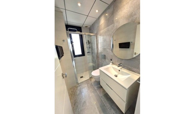 Resale - Villa - Cabo Roig