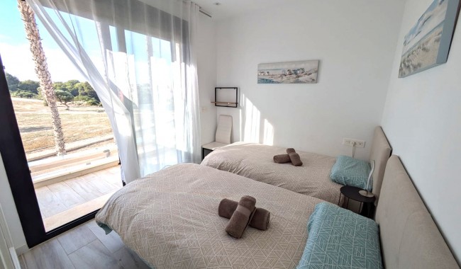 Resale - Villa - Cabo Roig