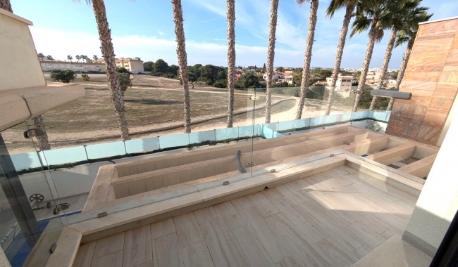 Resale - Villa - Cabo Roig