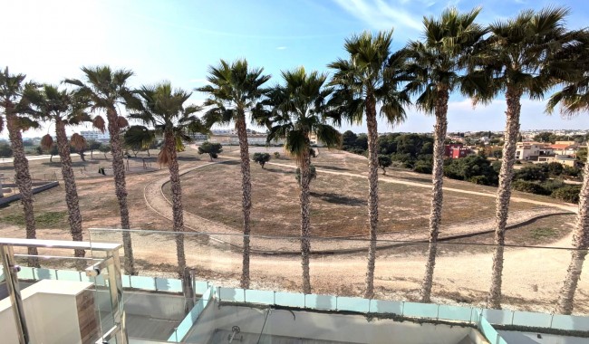 Resale - Villa - Cabo Roig