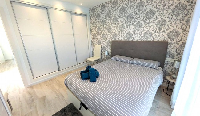 Resale - Villa - Cabo Roig