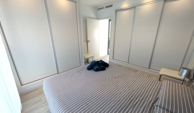 Resale - Villa - Cabo Roig