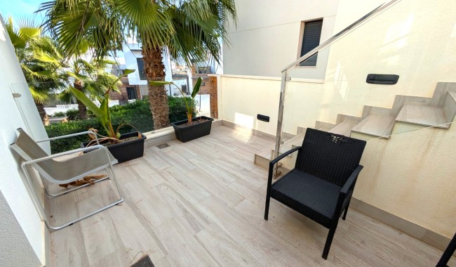 Resale - Villa - Cabo Roig
