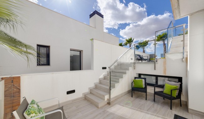 Resale - Villa - Cabo Roig