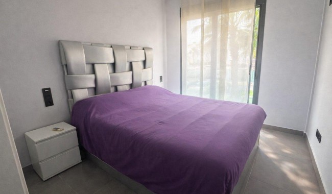 Resale - Apartment - Torrevieja - Punta Prima