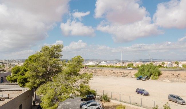 Resale - Apartment - Torrevieja - Parque de Las Naciones