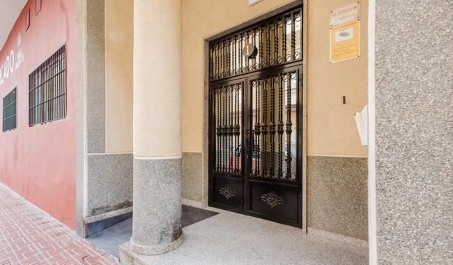 Resale - Apartment - Torrevieja - Parque de Las Naciones