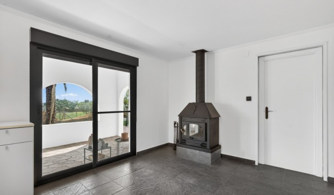 Resale - Villa - Santa Pola