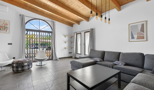 Resale - Villa - Santa Pola