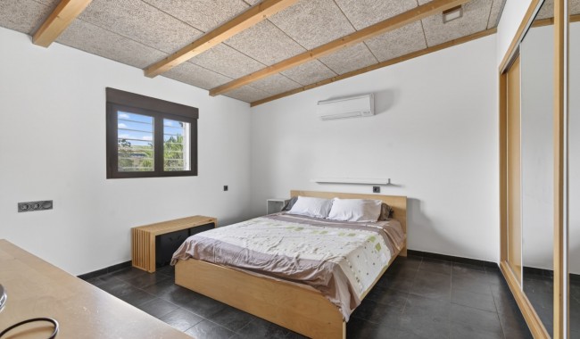 Resale - Villa - Santa Pola