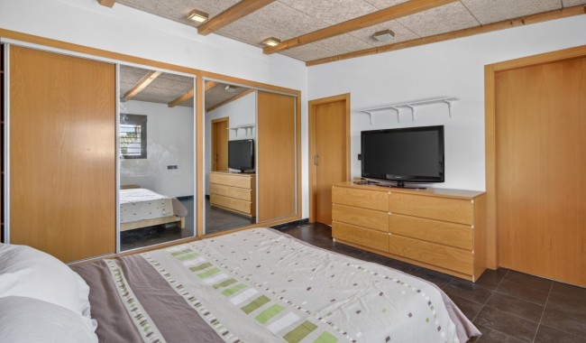 Resale - Villa - Santa Pola