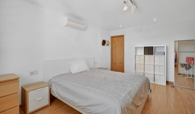 Resale - Villa - Santa Pola