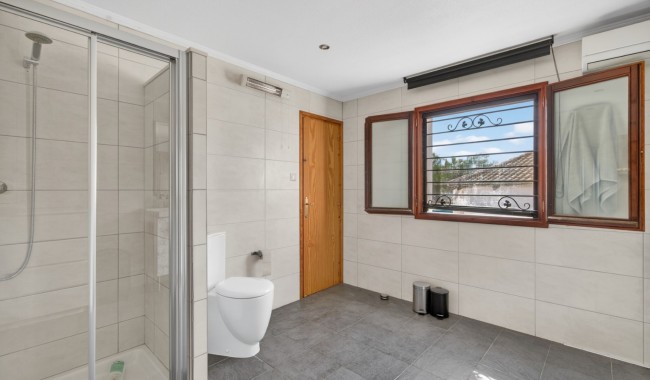 Resale - Villa - Santa Pola