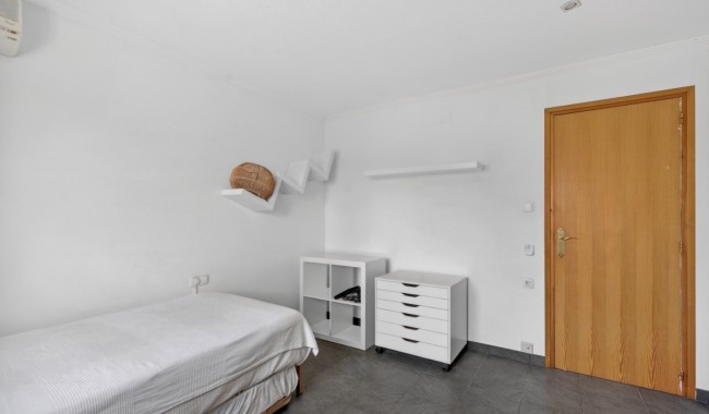 Resale - Villa - Santa Pola