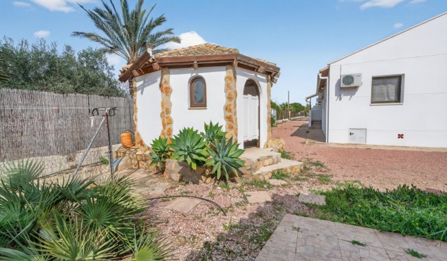 Resale - Villa - Santa Pola