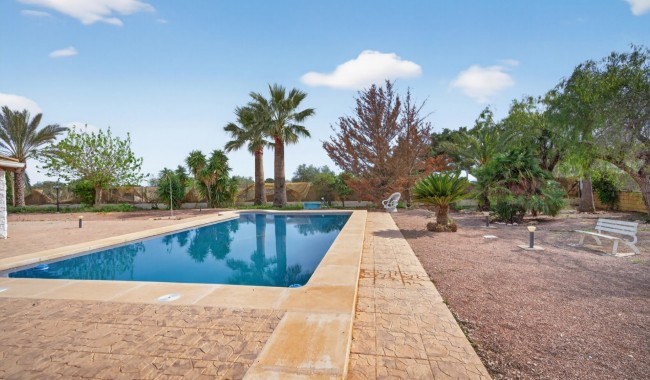 Resale - Villa - Santa Pola