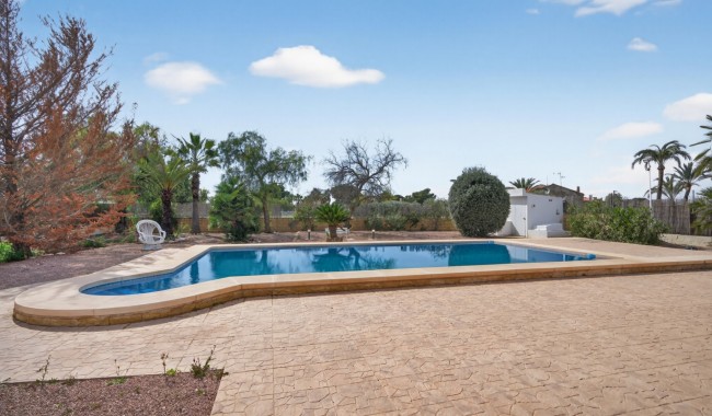 Resale - Villa - Santa Pola