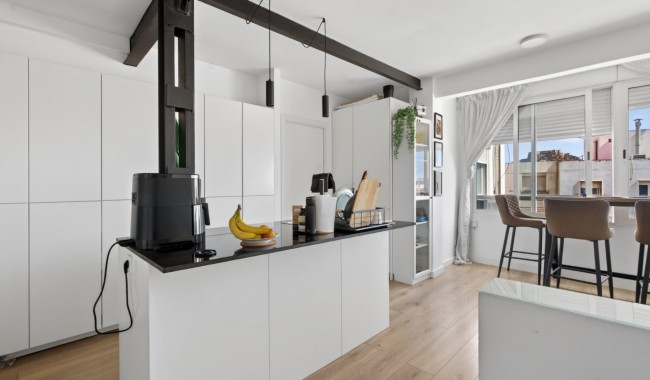 Resale - Apartment - Alicante - Center