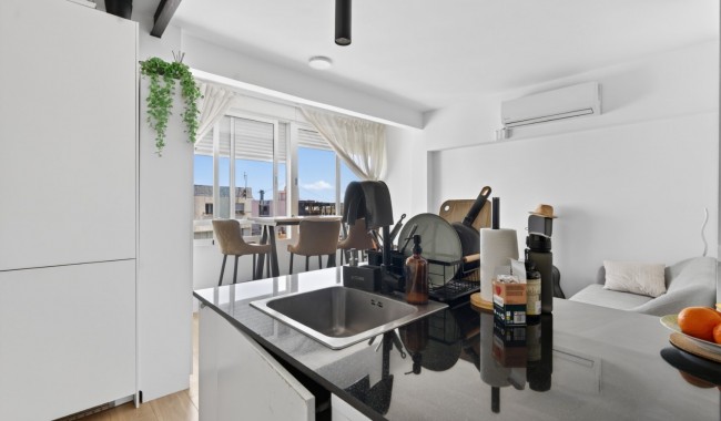 Resale - Apartment - Alicante - Center